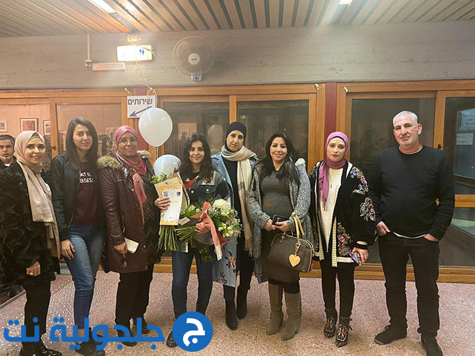 جائزة المتطوع المتميز للطالبة حلا شواهنة - ثانوية جلجولية